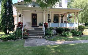 Green Oaks B&B